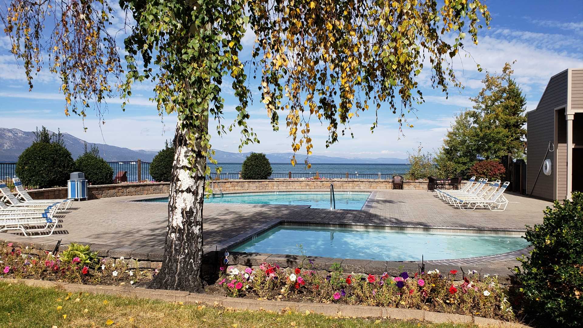Pool and Jacuzzi near the lake. There are 3 pools and 2 jacu